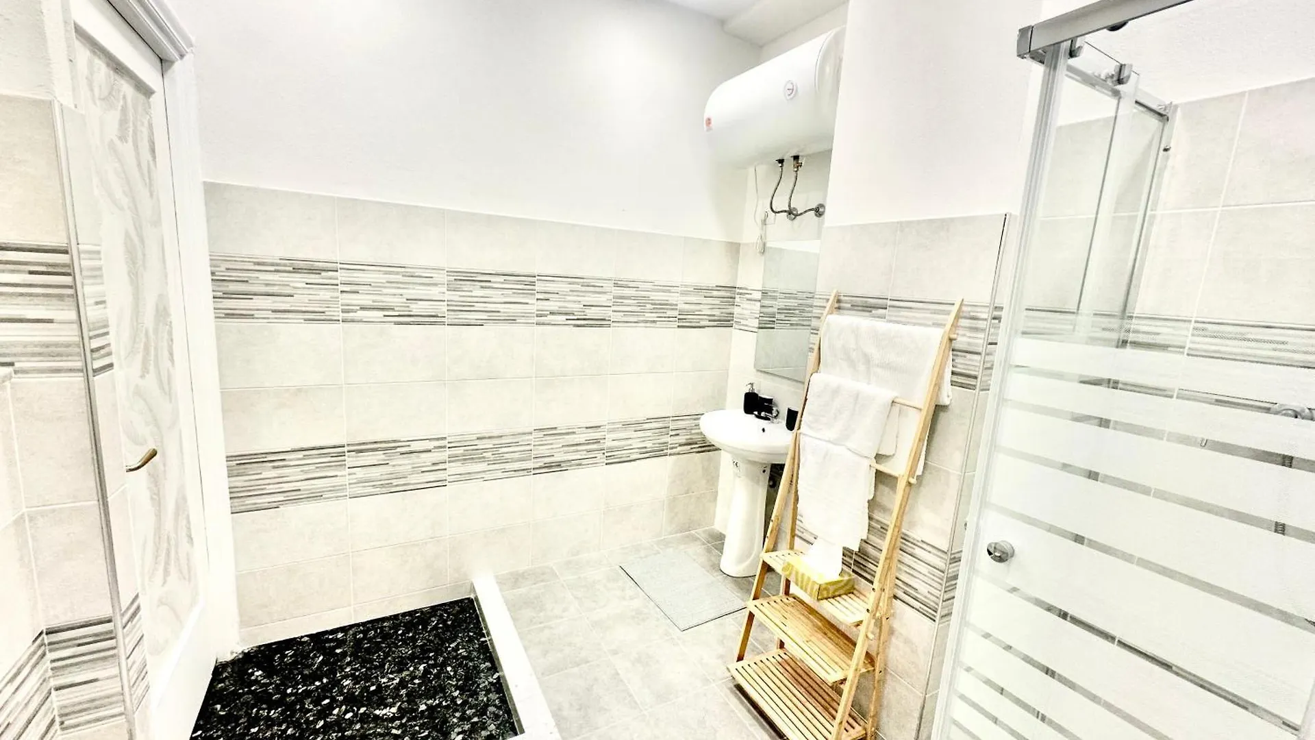 The Center Residence Генуя Апартаменты