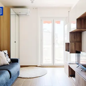 homeathotel-arese-valera-apt.it-lombardy.com/